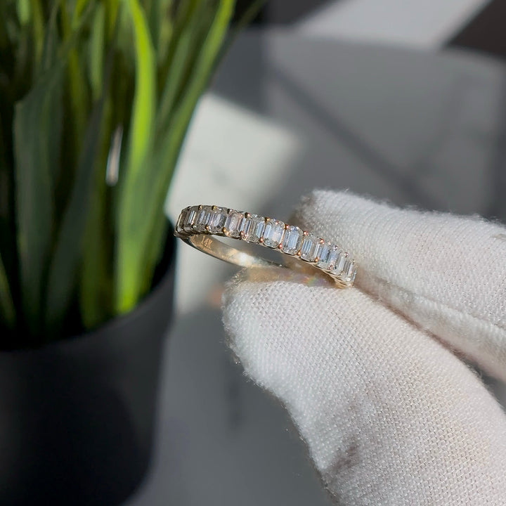 1.50ctw Emerald Diamond Half-Eternity Band Ring in Yellow Gold (2.5mm)