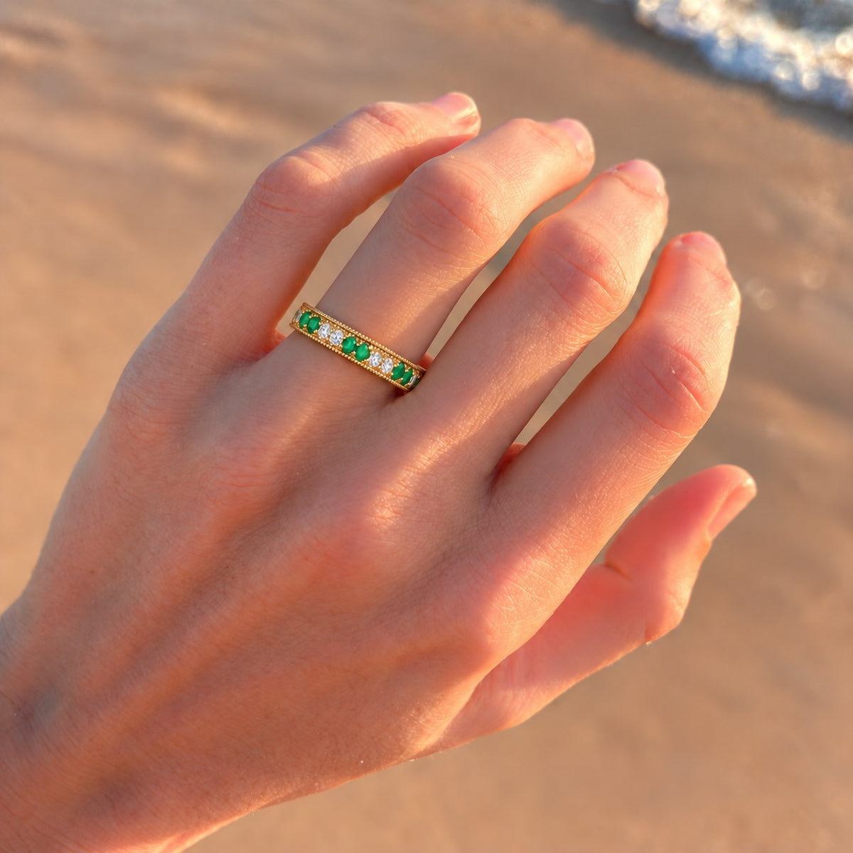 Colombian Emerald & Diamond Eternity Vintage Band (2.5mm, 1.00ctw)