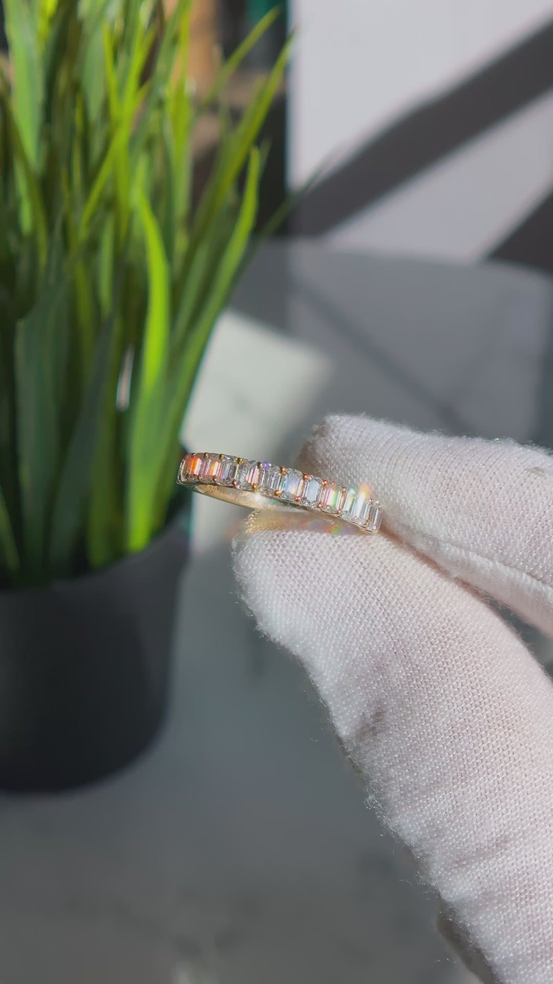 1.50ctw Emerald Diamond Half-Eternity Band Ring in Yellow Gold (2.5mm)