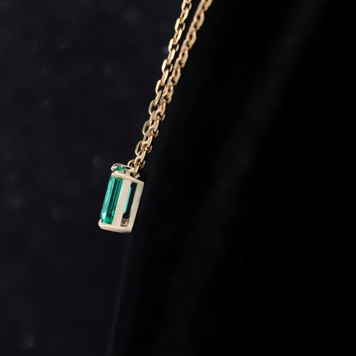 5x7mm, 1.00ct Lab-Grown Colombian Emerald Classic Pendant with Rolo Necklace in 14K Yellow Gold