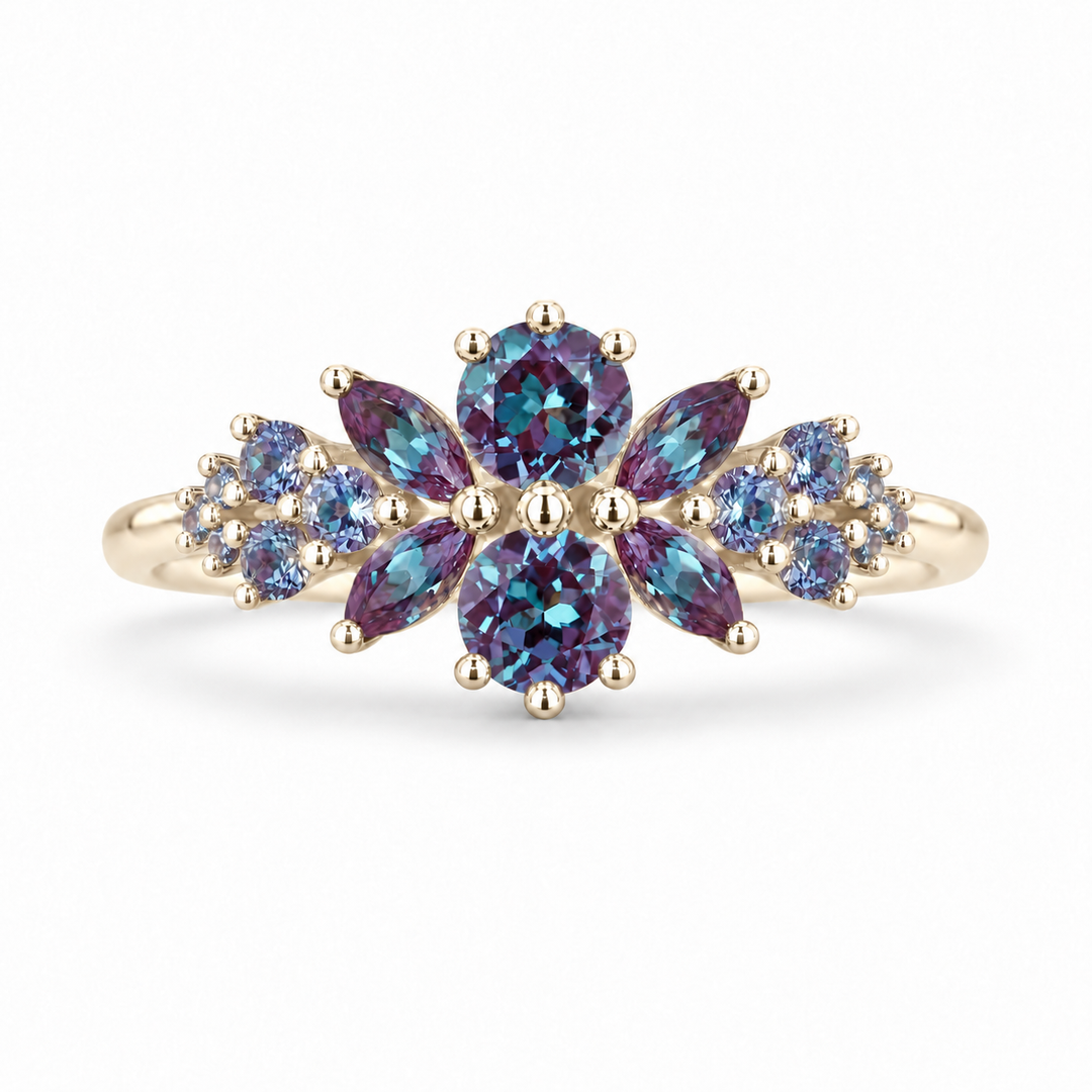 Roseraie Full Alexandrite Ring in yellow gold