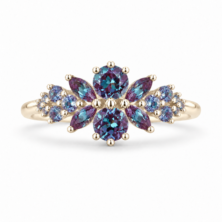 Roseraie Full Alexandrite Ring in yellow gold
