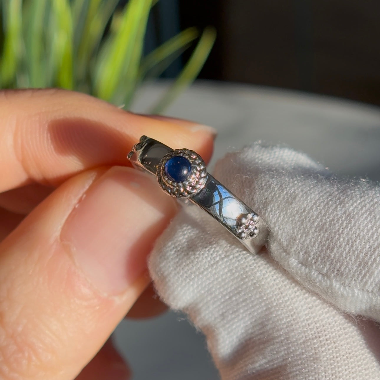 Customized™ 3.5mm (0.23ct) Cabochon Natural Sapphire Ring in 925 Sterling Silver