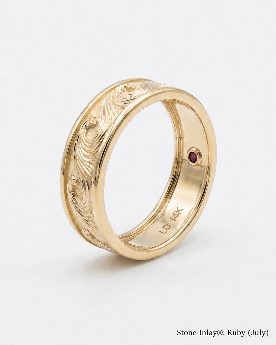 The Kanagawa — 7mm Ocean Wave Solid Gold Wedding Band
