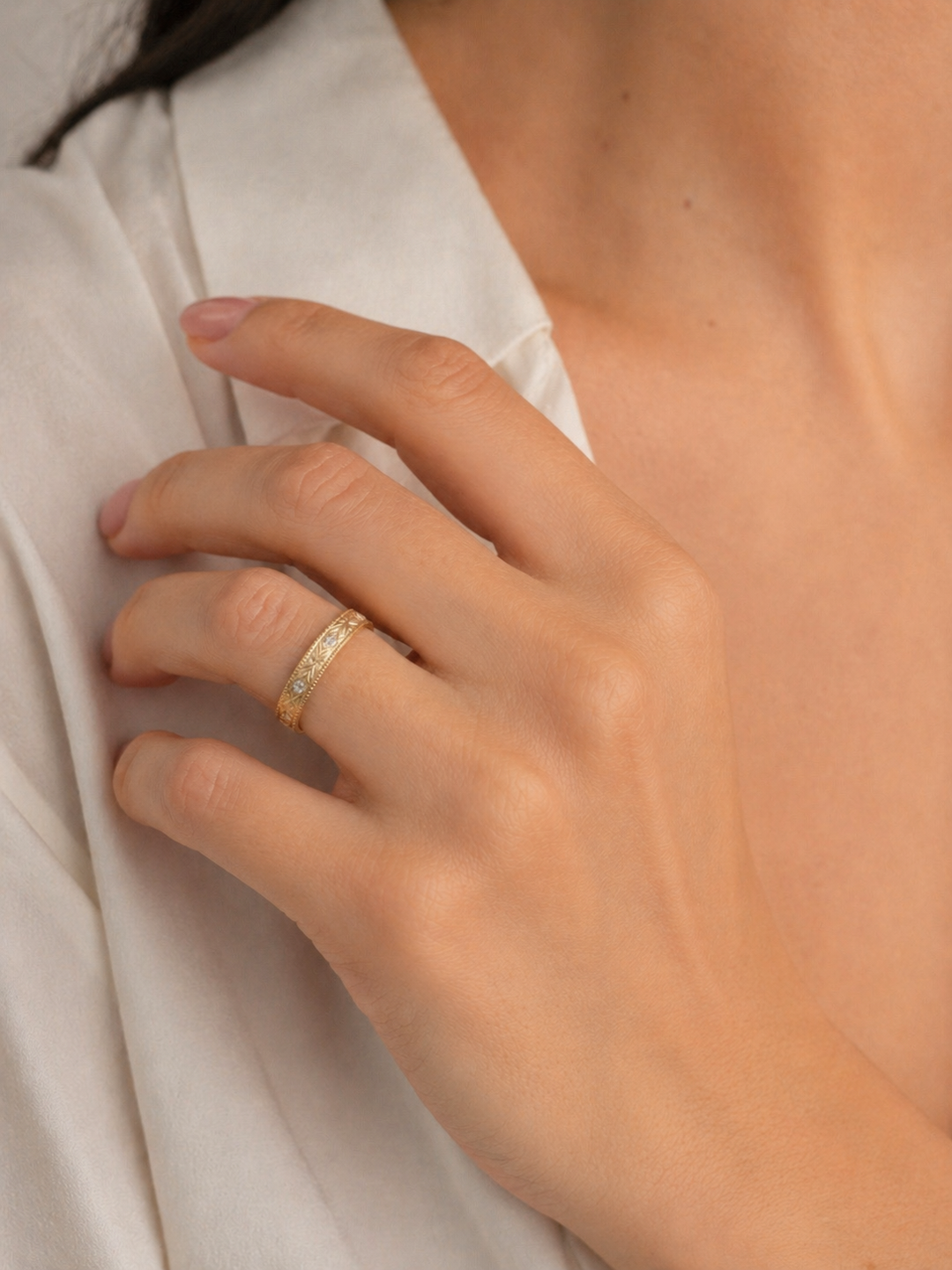 Hand-Carved Diamond Vintage Band (3mm)