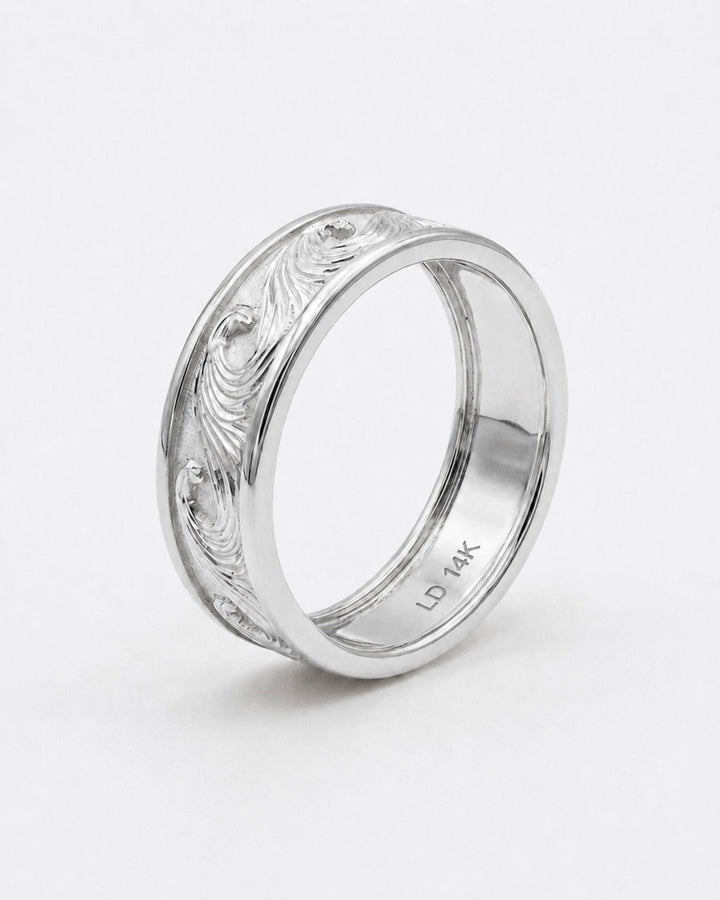 The Kanagawa — 7mm Ocean Wave Solid Gold Wedding Band