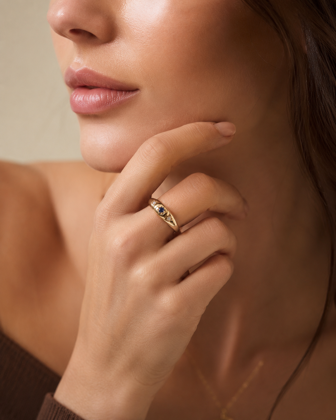 The Stella — Blue Round Sapphire Star-Set Dome Band Ring