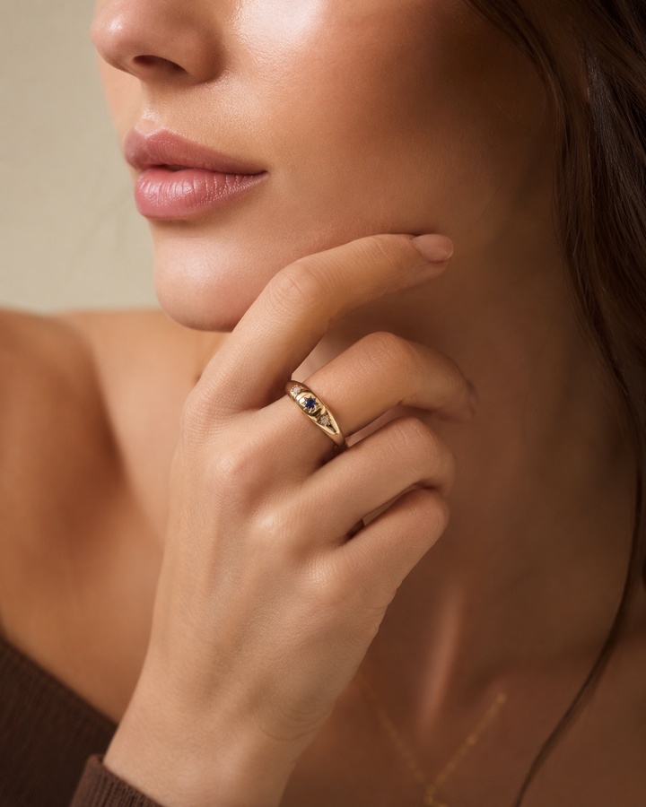 The Stella — Blue Round Sapphire Star-Set Dome Band Ring
