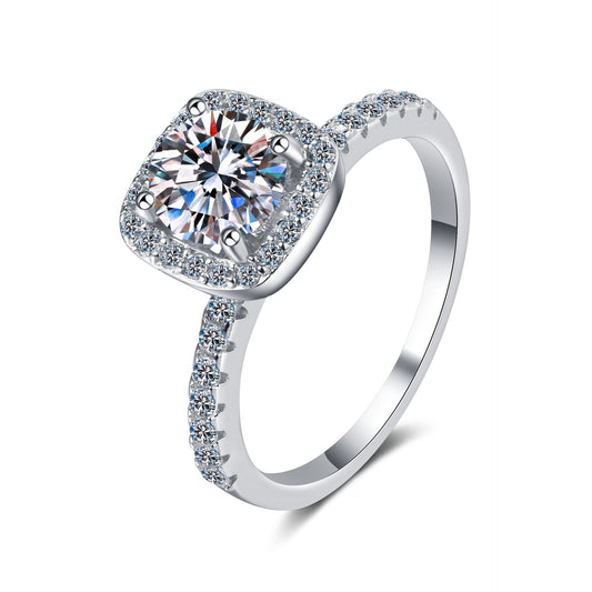 Round Moissanite Women's Statement Ring in White Gold-Plated 925 Silver