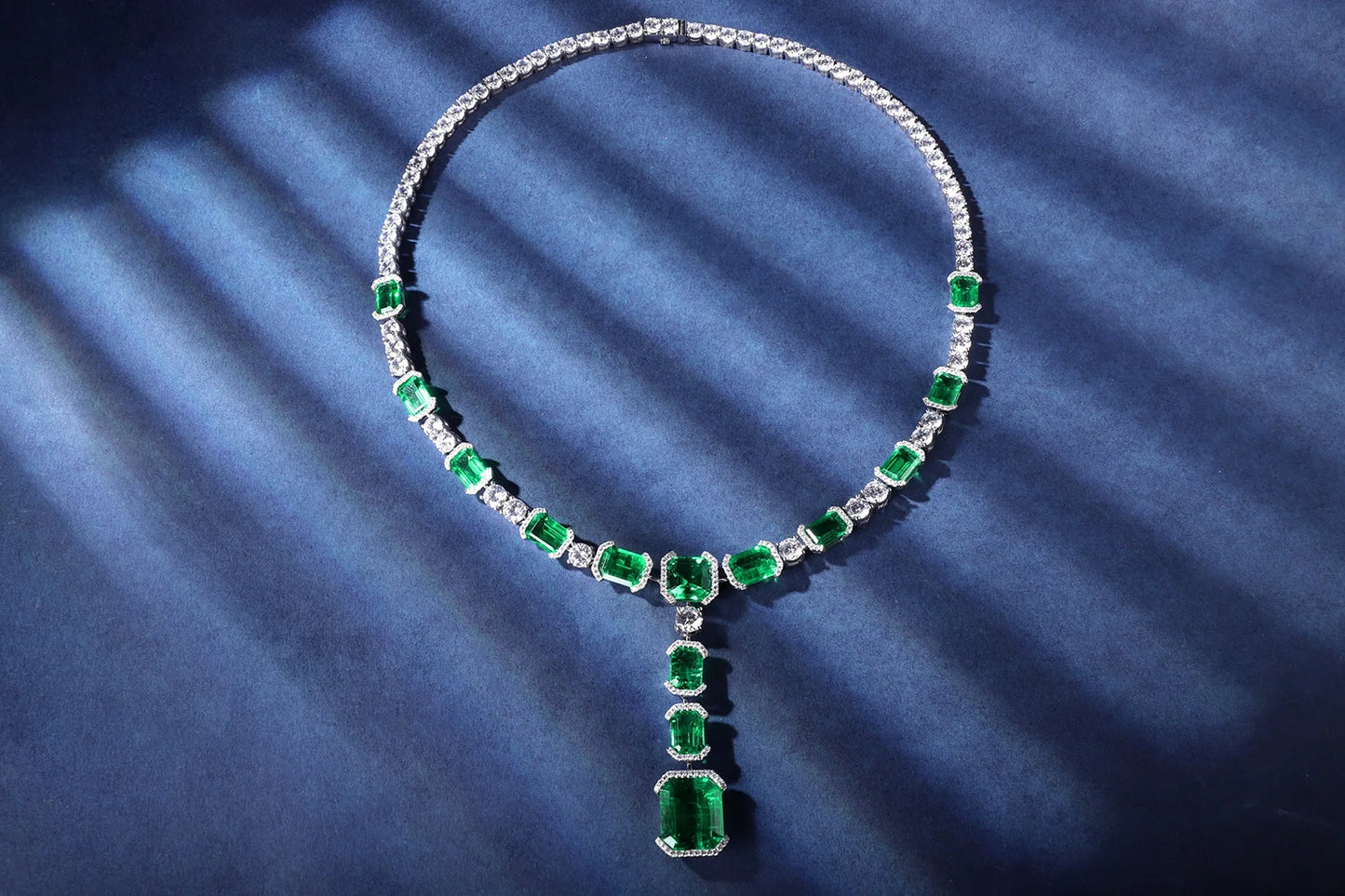 Customized 28.65ct Emerald Chain