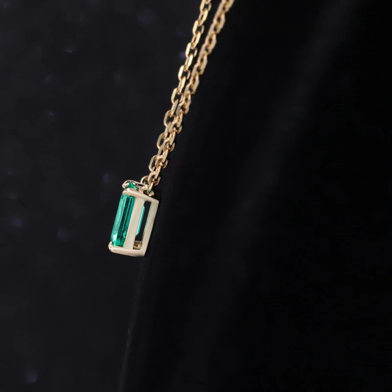 5x7mm, 1.00ct Lab-Grown Colombian Emerald Classic Pendant with Rolo Necklace in 14K Yellow Gold
