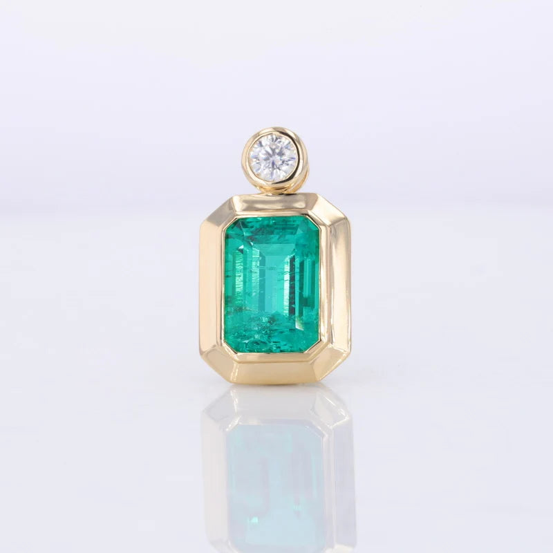 7x10mm, 2.50ct Lab-Grown Colombian Emerald with Diamond Pendant in 18K Yellow Gold