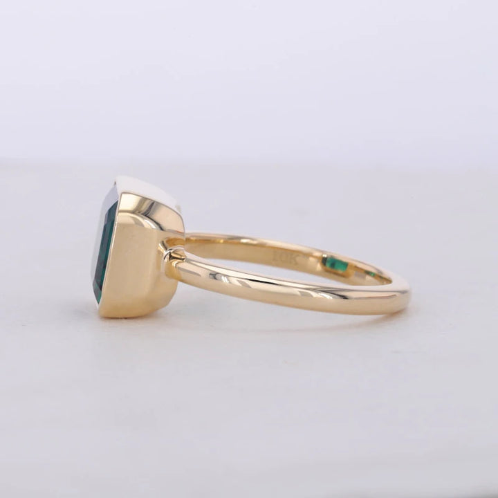 9x11mm, 4.60ct Lab-Grown Zambian Emerald East-to-West Bezel Set Ring in 14K Yellow Gold