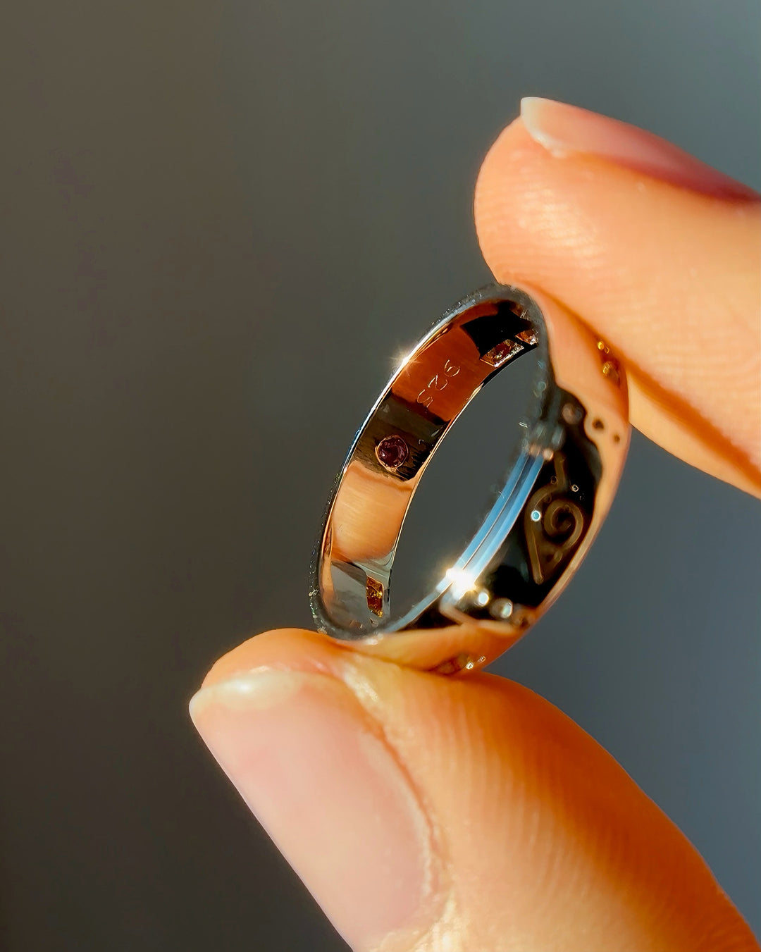 5mm "Fallen Leaf" Orange Sapphire Band Ring in Sterling Silver