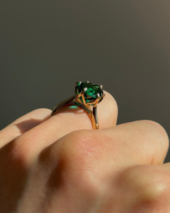 The Lotus Lace — Pear Emerald Ring (Petal Setting)