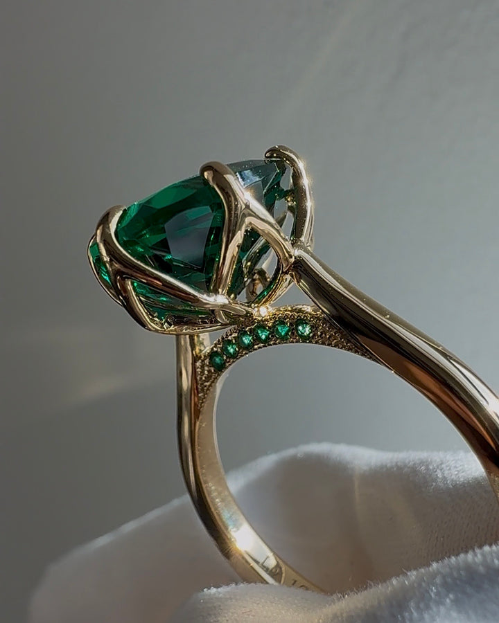 The Lotus Lace — Pear Emerald Ring (Petal Setting)