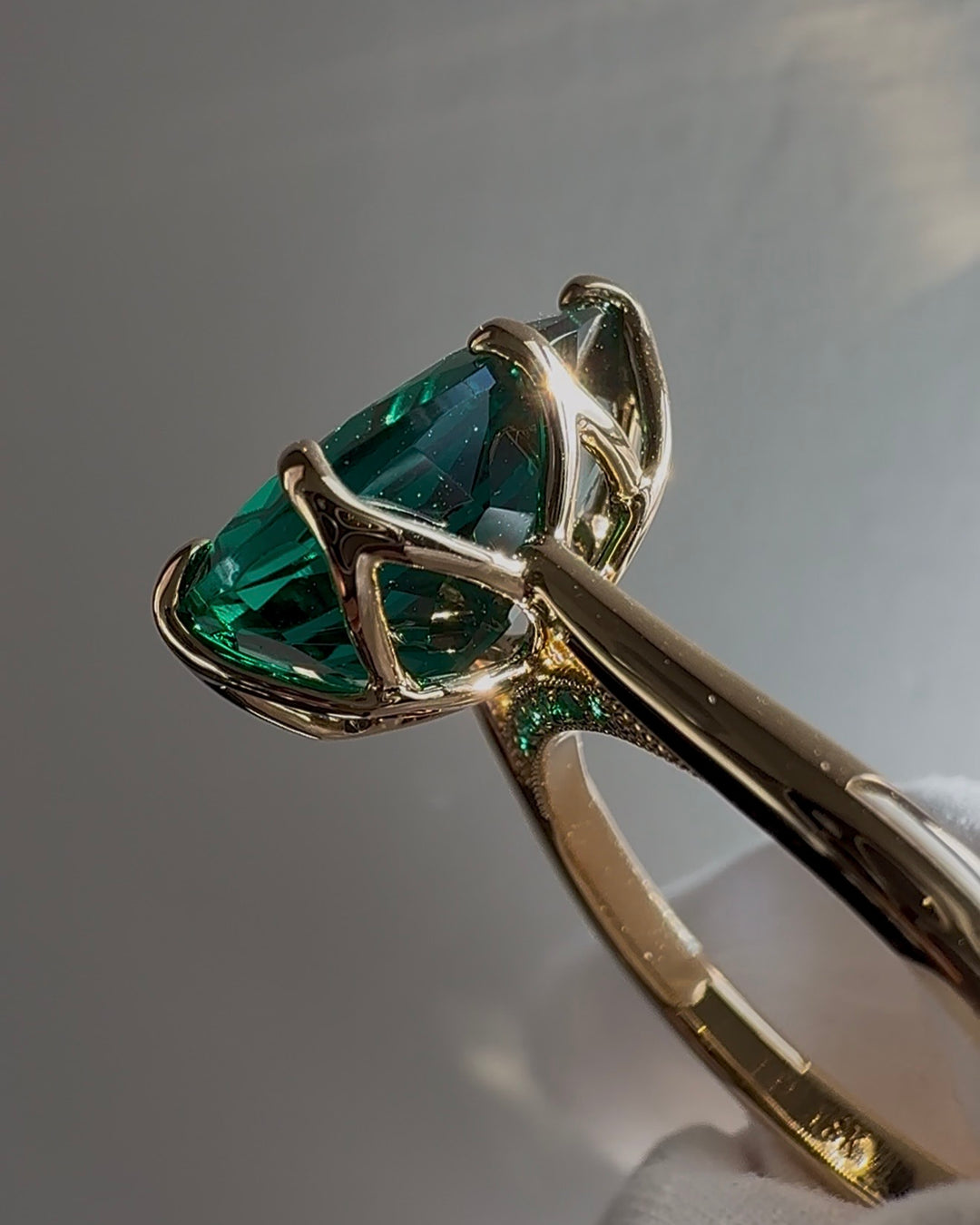 The Lotus Lace — Pear Emerald Ring (Petal Setting)
