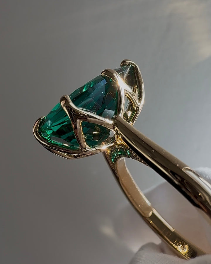 The Lotus Lace — Pear Emerald Ring (Petal Setting)
