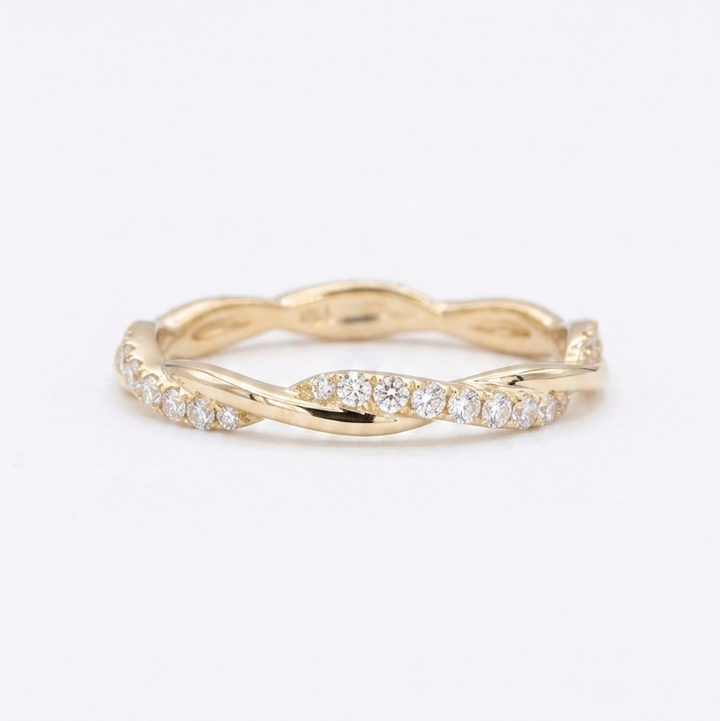 The Vine Twist — 1.8mm Diamond Wedding Band (0.20ctw)