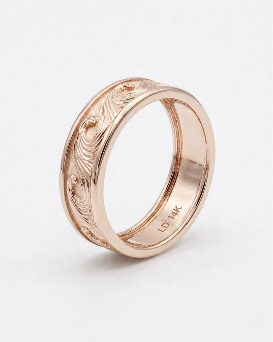 The Kanagawa — 7mm Ocean Wave Solid Gold Wedding Band