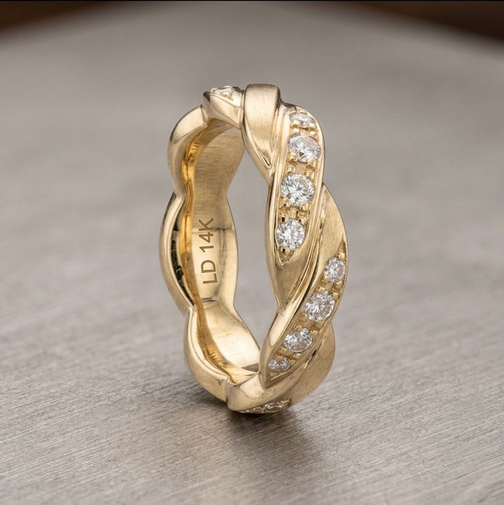 The Vine Twist — 5mm Diamond Wedding Band