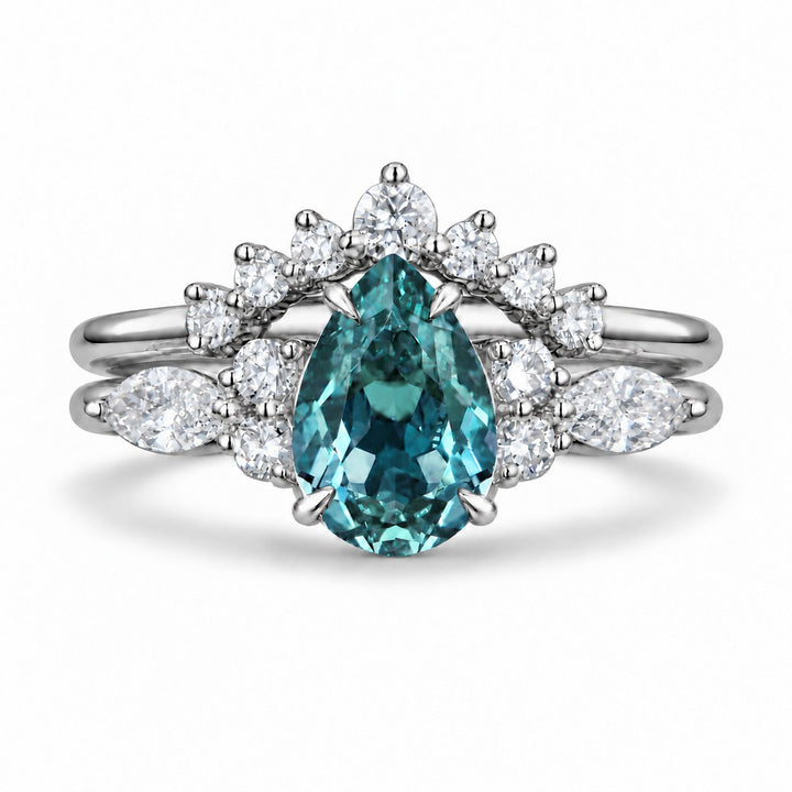 The Vespera — Pear Alexandrite Crown Ring in platinum, in daylight