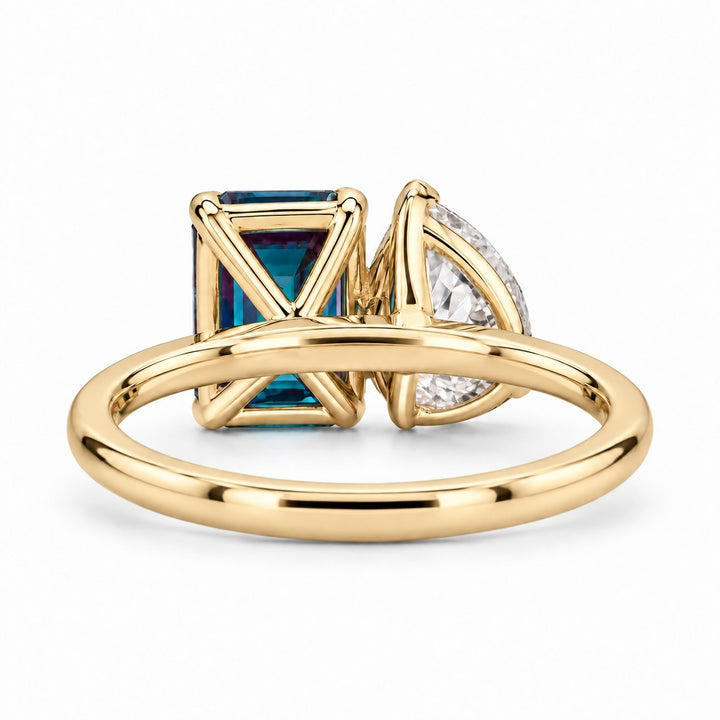 The Elysia — Alexandrite & Diamond Toi et Moi Ring in 14K yellow gold, back view
