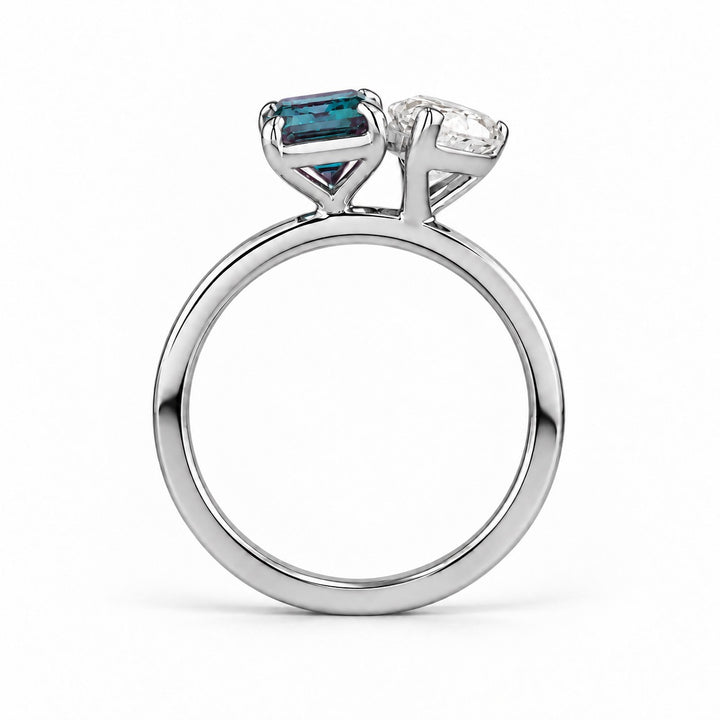The Elysia — Alexandrite & Diamond Toi et Moi Ring in platinum, profile view