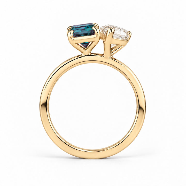 The Elysia — Alexandrite & Diamond Toi et Moi Ring in 14K yellow gold, profile view