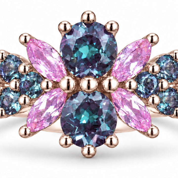 Roseraie Alexandrite & Pink Sapphire Ring in 14K rose gold, close-up
