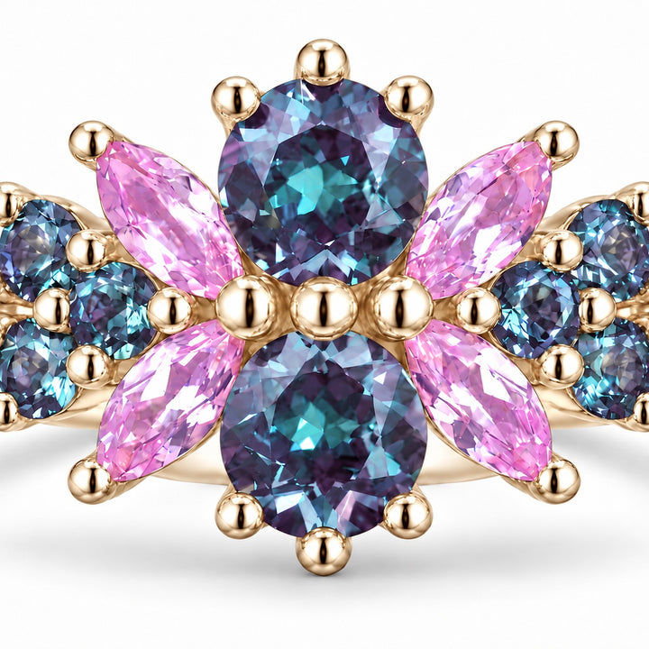 Roseraie Alexandrite & Pink Sapphire Ring in 14K yellow gold, close-up