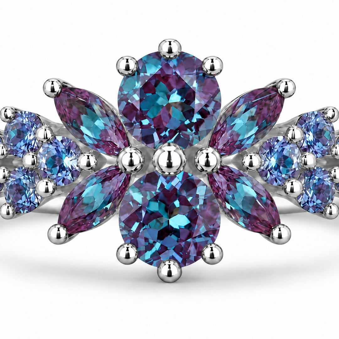 Roseraie Alexandrite & Pink Sapphire Ring in platinum (Full Alexandrite), close-up