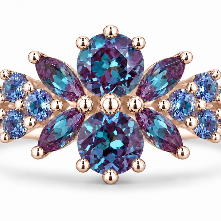 Roseraie Alexandrite & Pink Sapphire Ring in 14K rose gold (Full Alexandrite), close-up