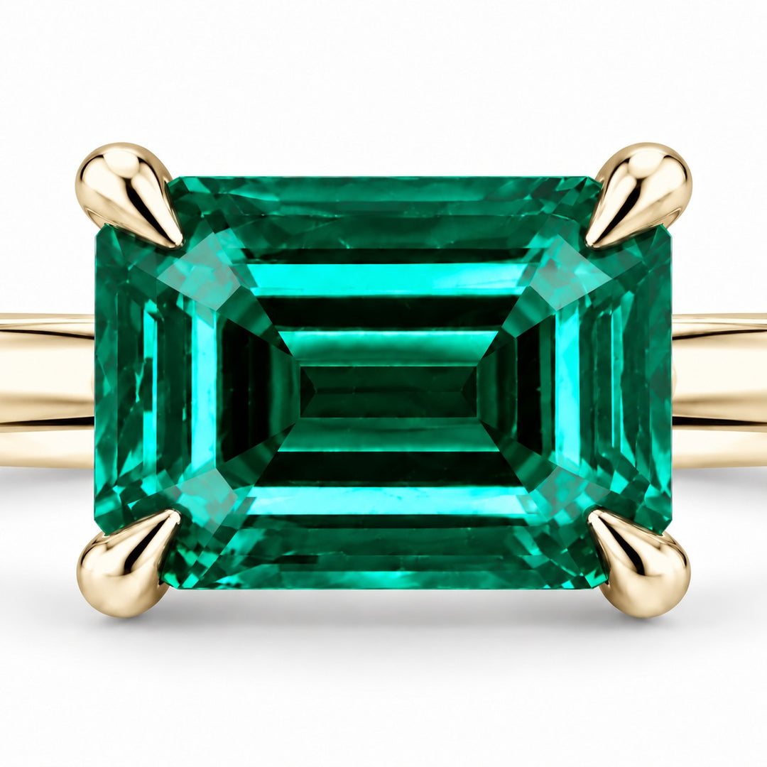 The Linea — Emerald Ring in 14K yellow gold, stone and setting detail