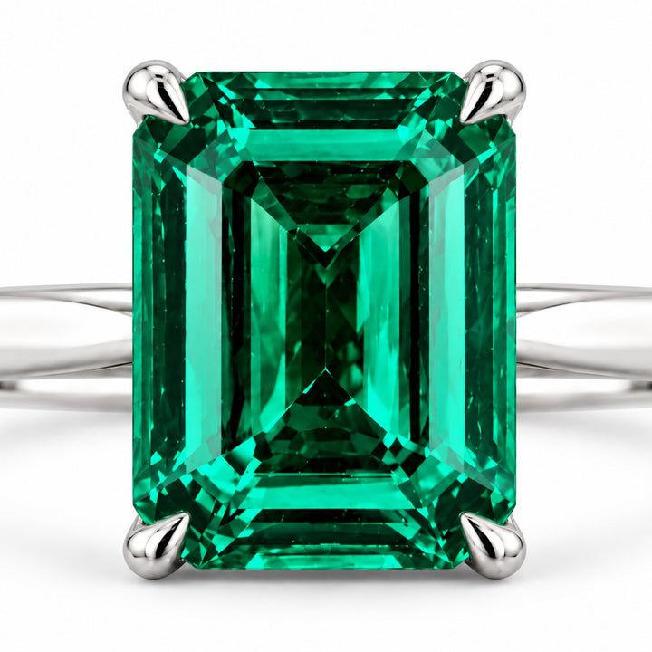 The Prime — Emerald Ring in 14K white gold, stone and setting detail