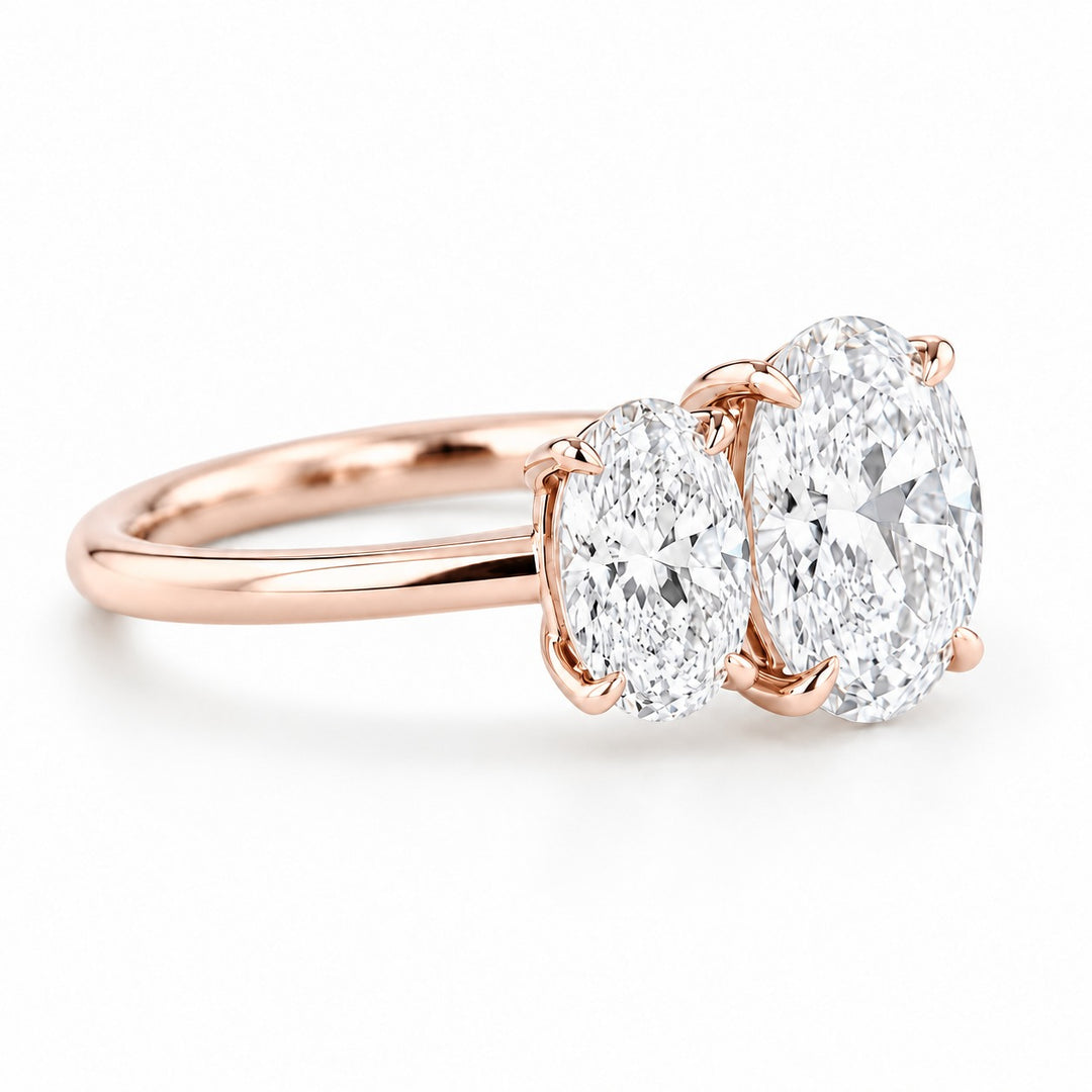 The Étoile in 14K rose gold, angled view