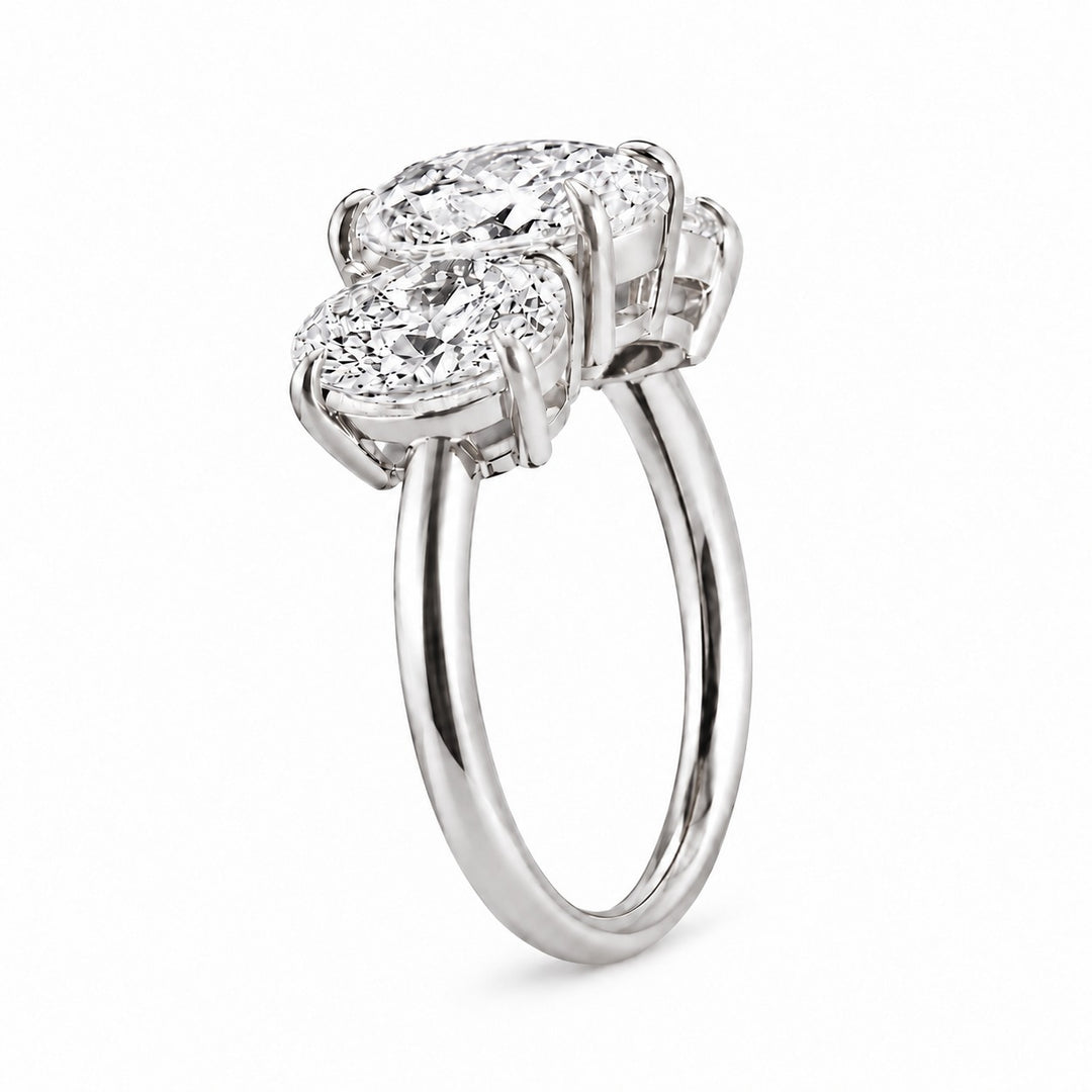 The Étoile in 14K white gold, angled view, second angle