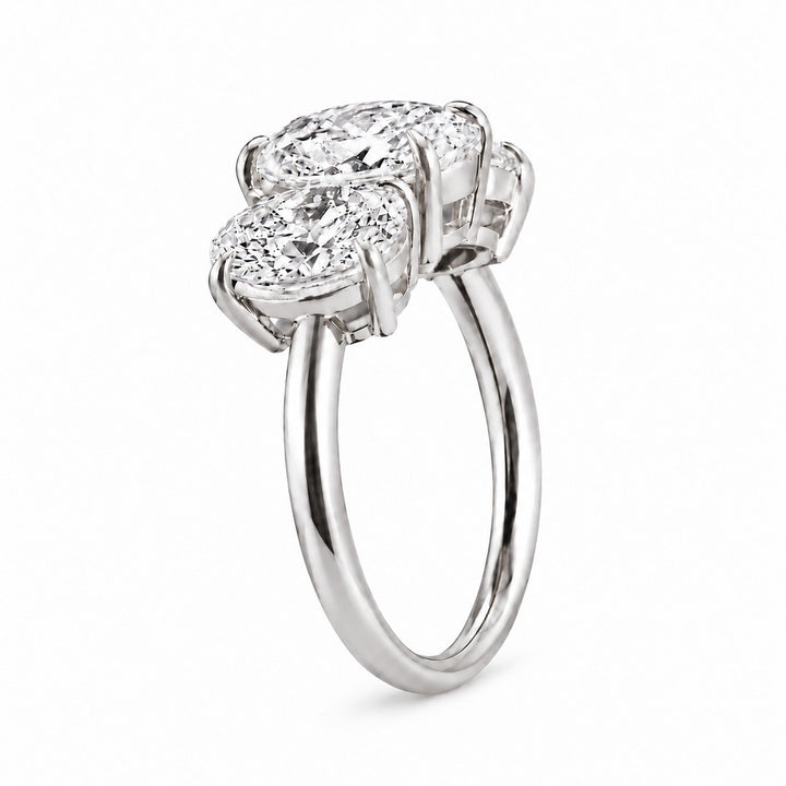 The Étoile in 14K white gold, angled view, second angle