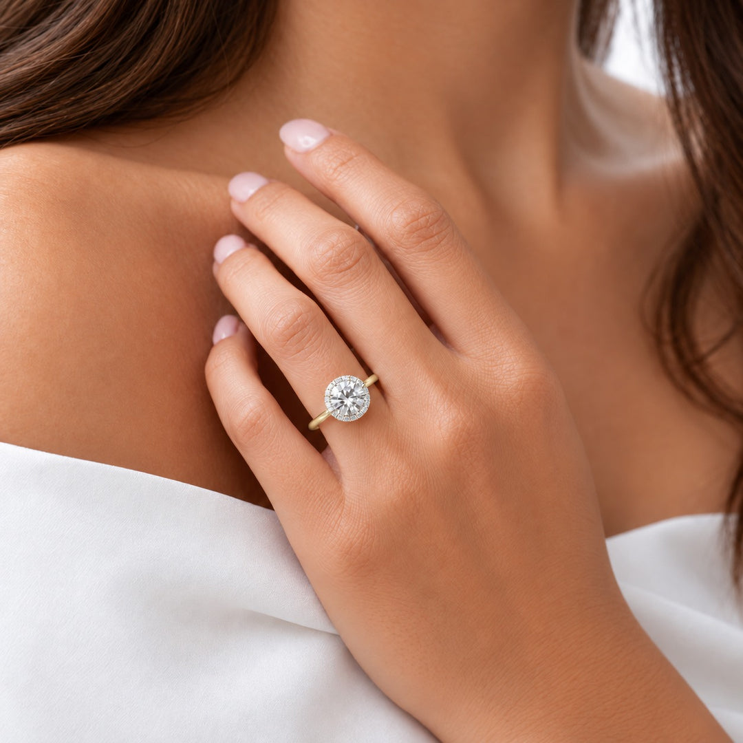 The Floating Halo in 14K yellow gold, on the hand