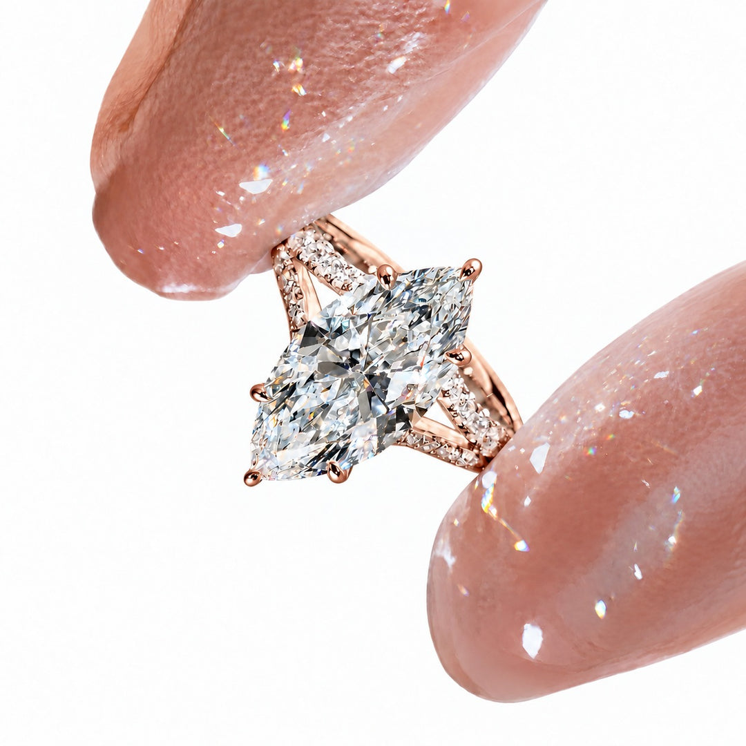 The Interlace in 14K rose gold, close-up in hand