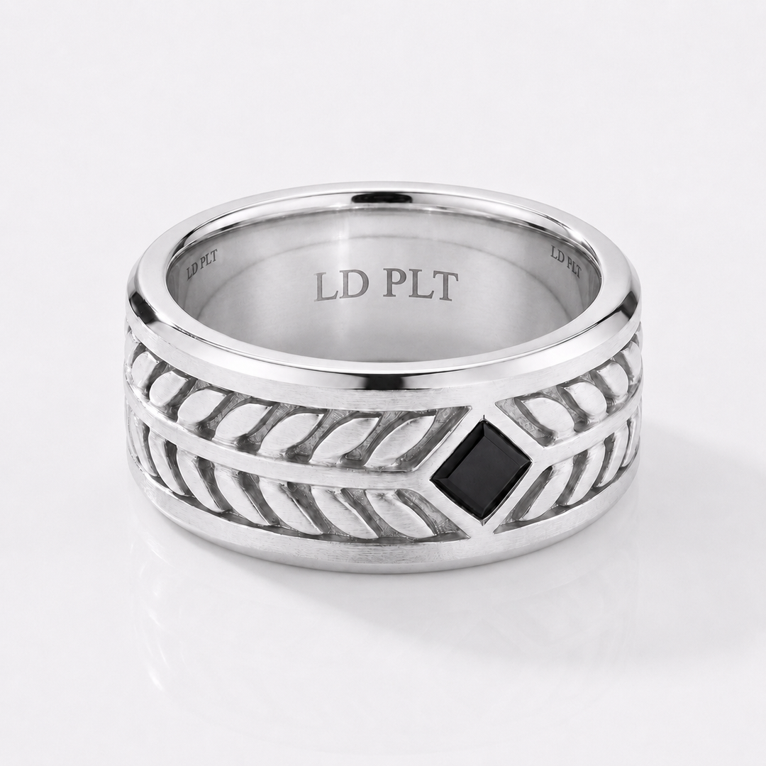 The Laurel Onyx — 5.5mm Solid Gold/Platinum Wedding Band