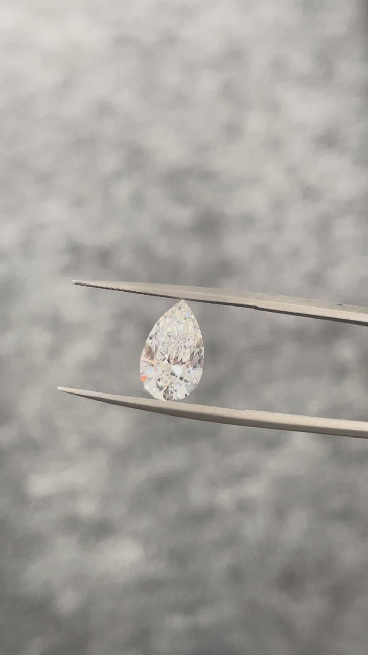 Custom Lariat Necklace – 18K Yellow Gold with 1.63 ct Round & 1.52 ct Pear Diamonds