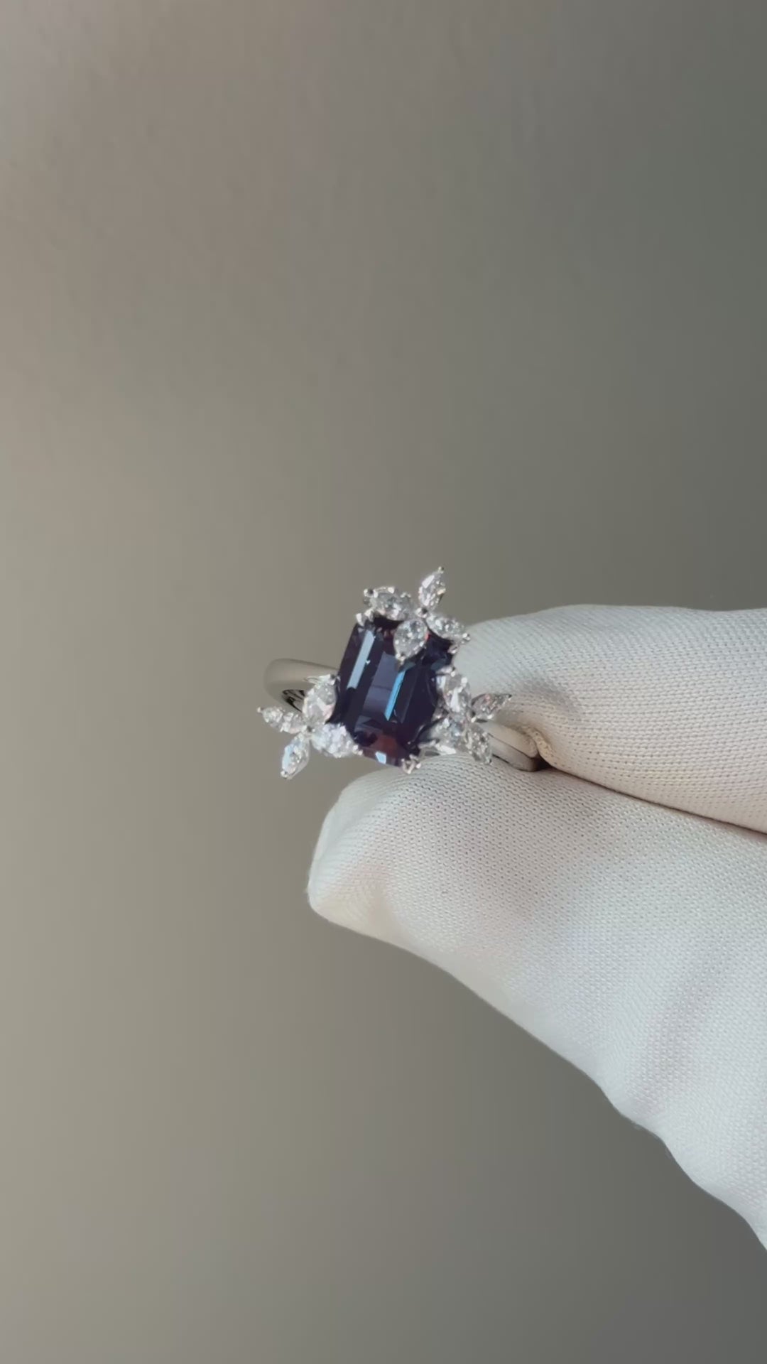 The Jardin alexandrite ring in 14K white gold — colour change, daylight to lamplight [ld m=w shot=color]