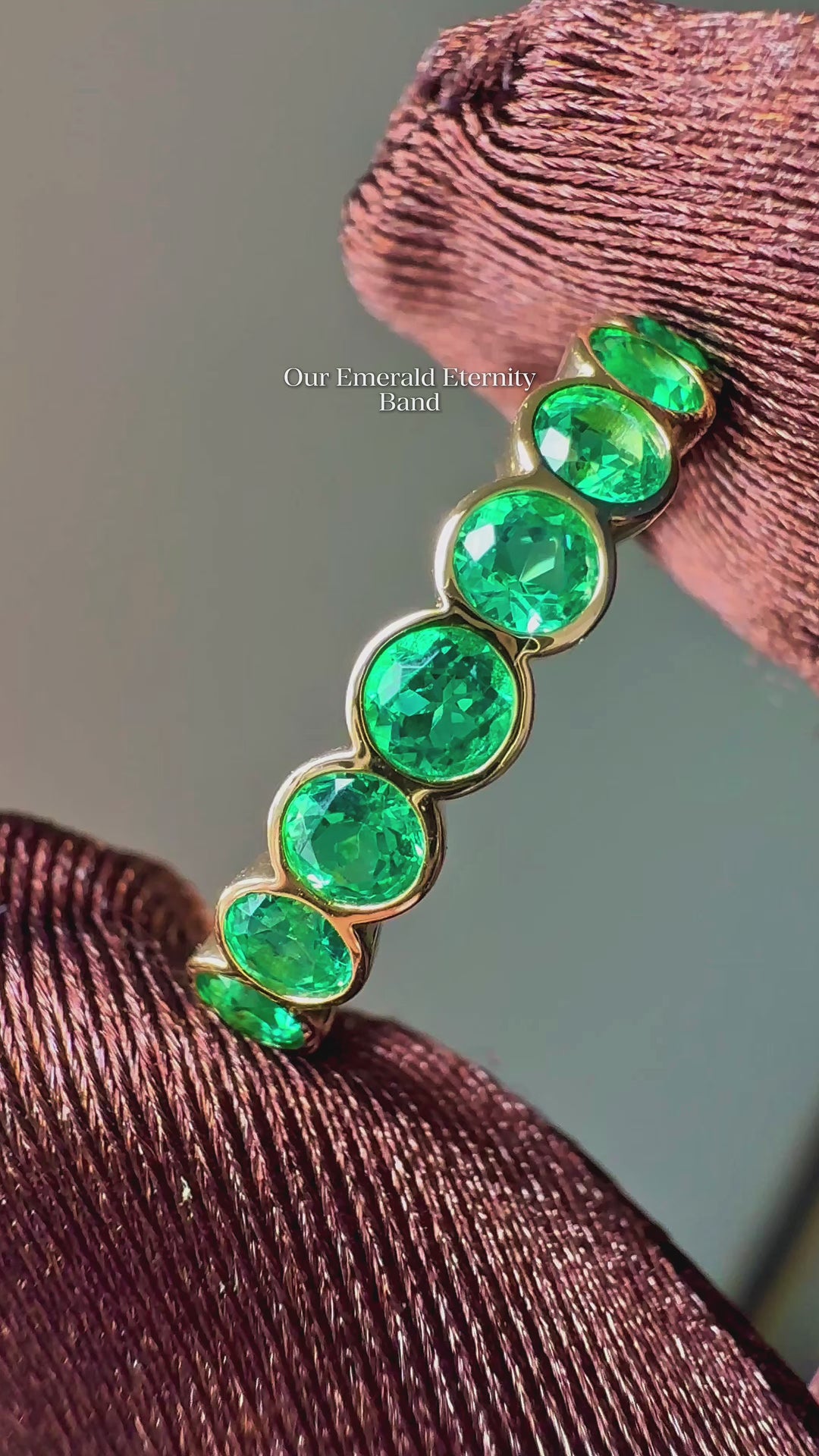 Round Colombian Emerald Bezel-Set Eternity Band (3.2mm, 1.50ctw)
