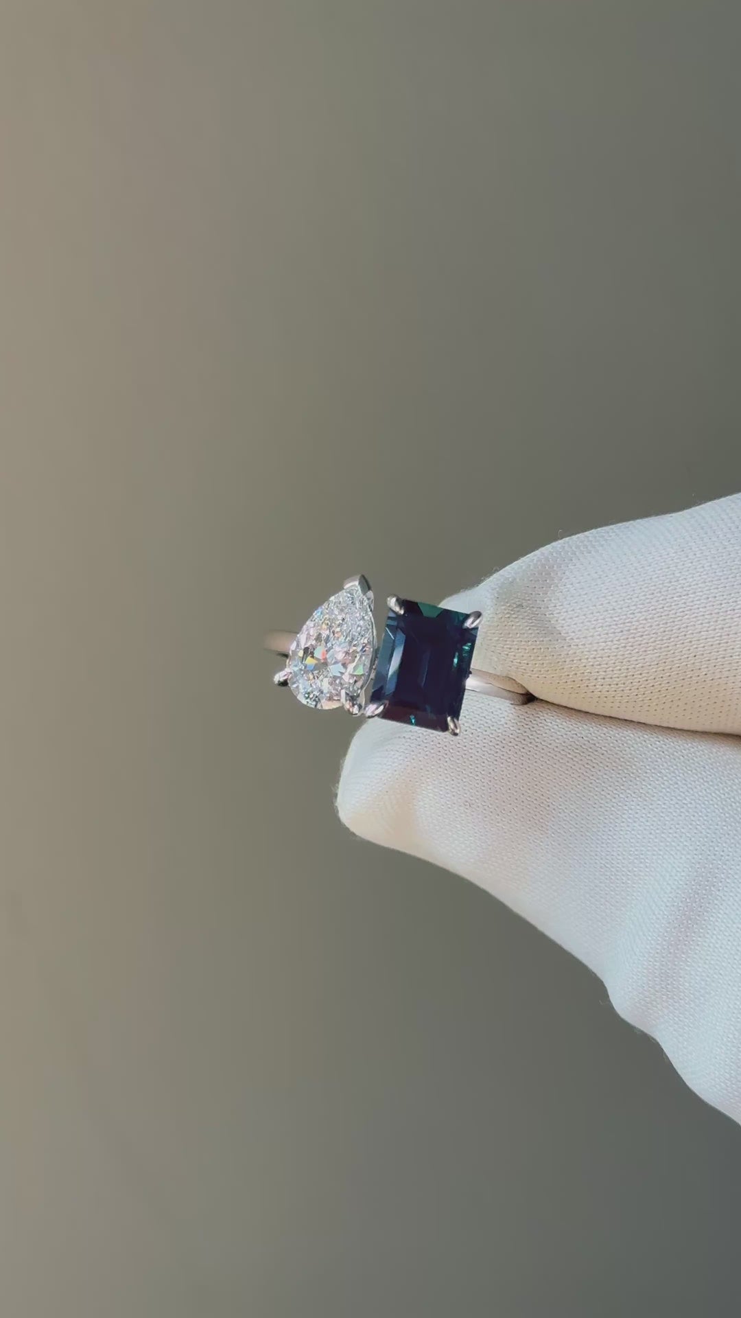 The Elysia alexandrite toi et moi in 14K white gold — colour change, daylight to lamplight [ld m=w shot=color]