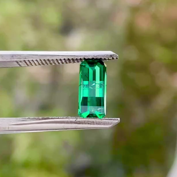 Customized™ 4.1x9mm, 2.00ct Pixel cut Lab-Grown Zambian Emerald Ring in Yellow Gold
