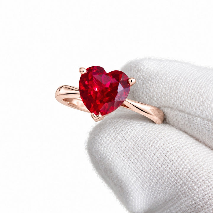 The Heart — Red Heart Ruby Ring in 14K rose gold, detail