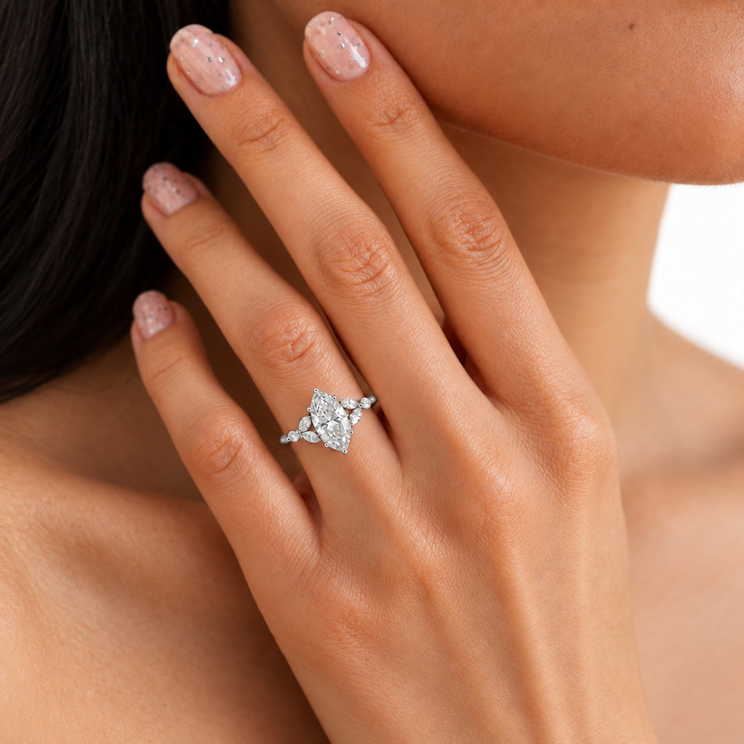 The Rapunzel in 14K white gold, on the hand